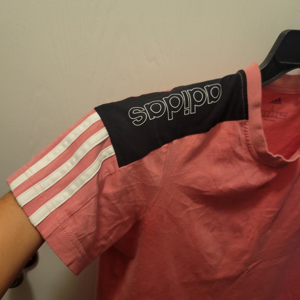 🟣Pink Adidas tee shirt - Picture 3 of 5